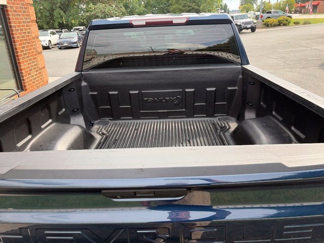 Pre-Owned 2021 Chevrolet Silverado 1500 LT - photo - 10