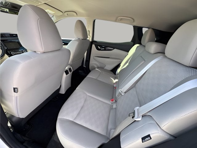 Pre-Owned 2022 Nissan Rogue Sport SV - photo - 6