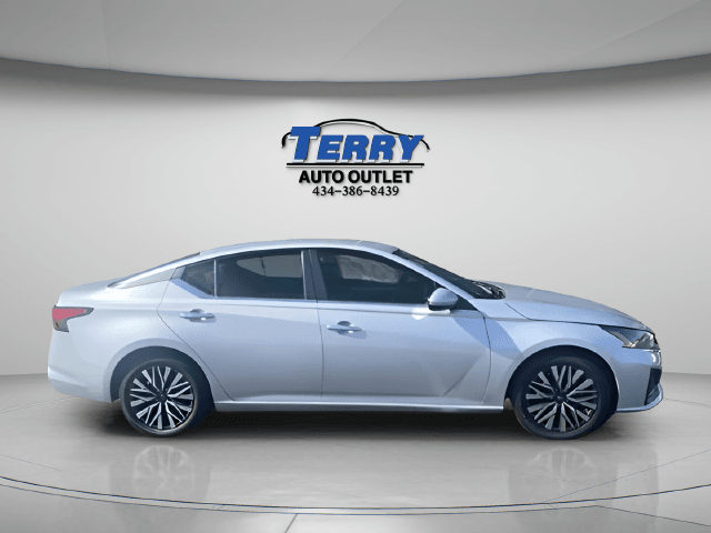 Pre-Owned 2023 Nissan Altima 2.5 SV - photo - 0
