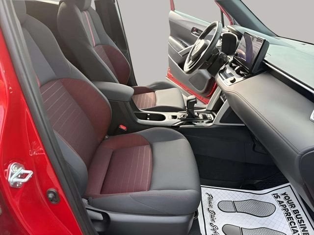 Pre-Owned 2024 Toyota Corolla Cross Hybrid XSE - photo - 17