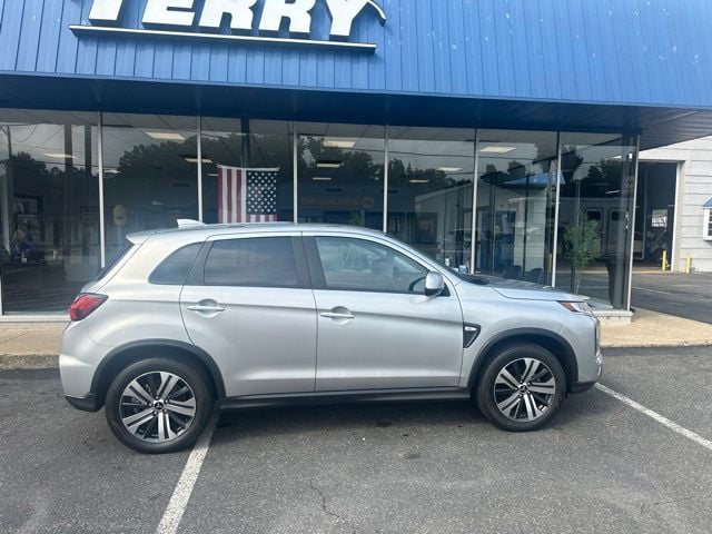 Pre-Owned 2025 Mitsubishi Outlander Sport 2.0 ES - photo - 0