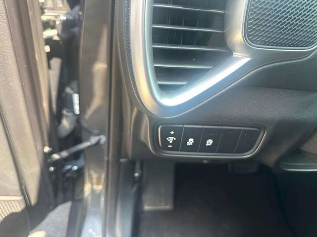 Pre-Owned 2024 Kia Soul LX - photo - 8