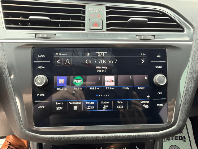 Pre-Owned 2023 Volkswagen Tiguan 2.0T SE - photo - 18