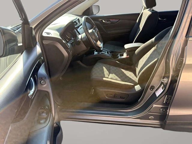 Pre-Owned 2021 Nissan Rogue Sport SV - photo - 8