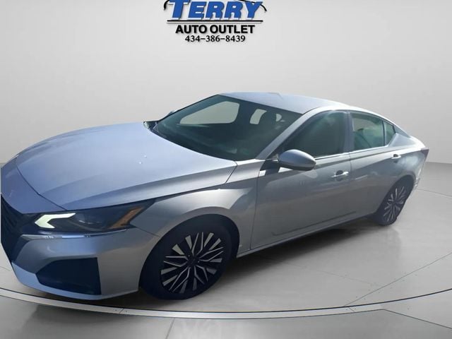 Pre-Owned 2023 Nissan Altima 2.5 SV - photo - 2