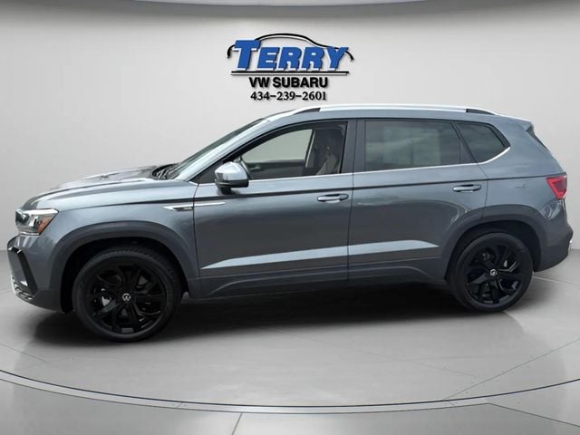 Pre-Owned 2024 Volkswagen Taos 1.5T SE - photo - 2