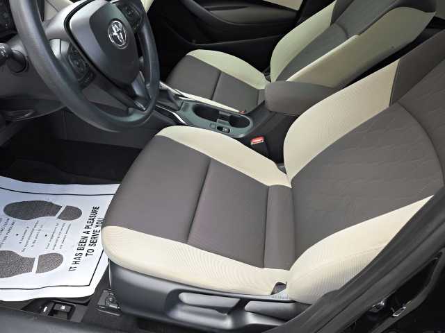 Pre-Owned 2025 Toyota Corolla LE - photo - 13