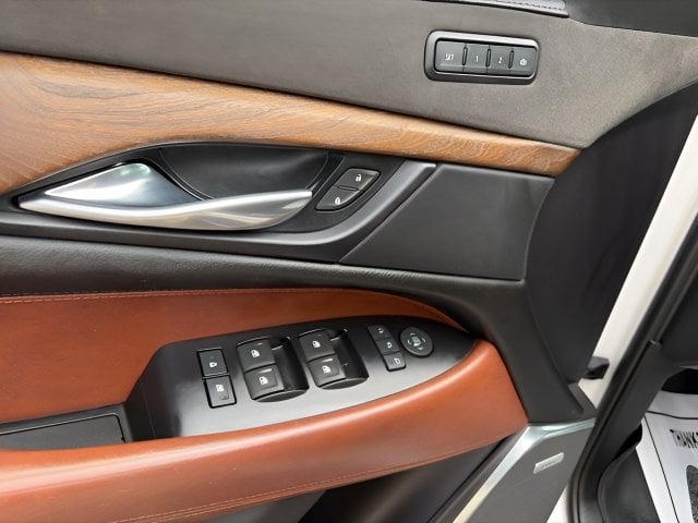 Pre-Owned 2019 Cadillac Escalade Luxury - photo - 14