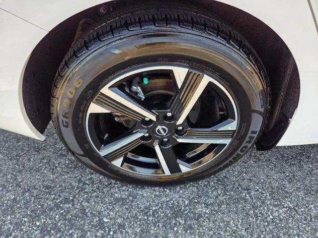 Pre-Owned 2024 Nissan Sentra SV - photo - 14
