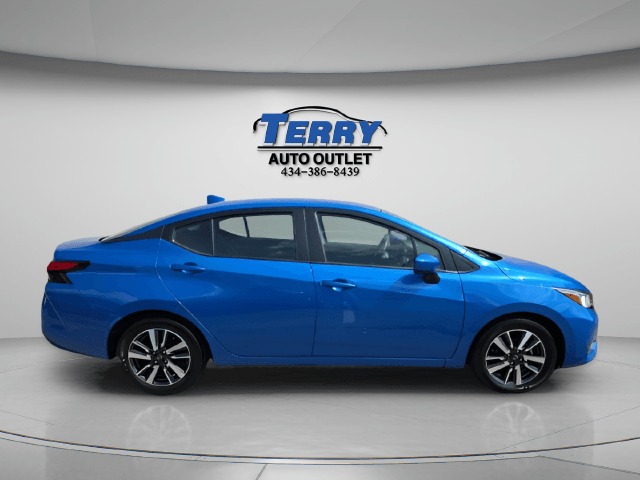 Pre-Owned 2024 Nissan Versa 1.6 SV - photo - 0