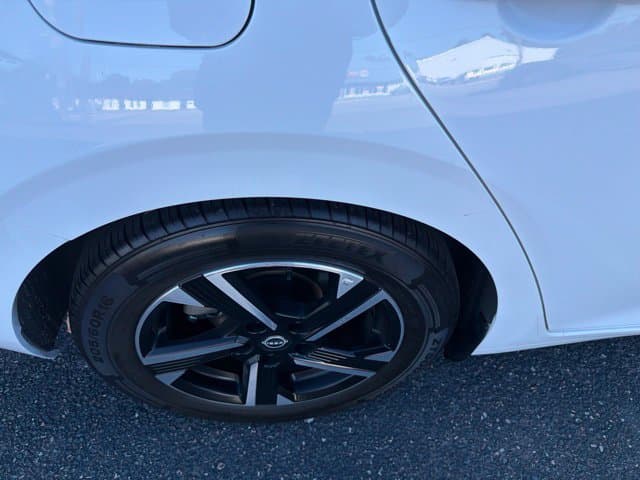 Pre-Owned 2024 Nissan Sentra SV - photo - 21