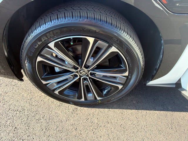 Pre-Owned 2023 Toyota bZ4X Limited - photo - 31