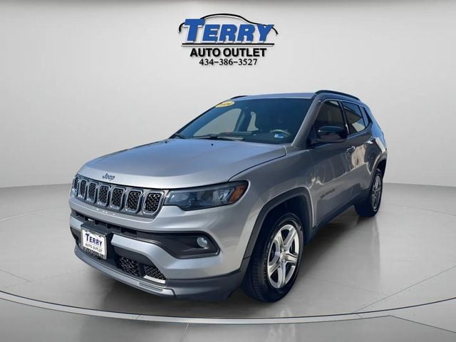 Pre-Owned 2024 Jeep Compass Latitude - photo - 2