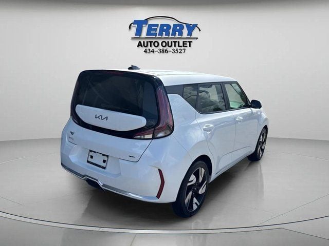 Pre-Owned 2023 Kia Soul GT-Line - photo - 3