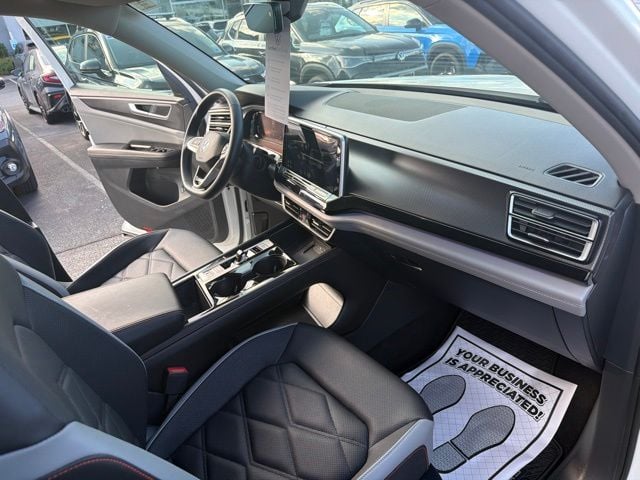 Pre-Owned 2025 Volkswagen Atlas 2.0T Peak Edition - photo - 30