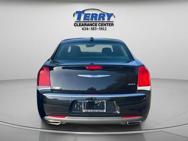 Pre-Owned 2019 Chrysler 300 Limited - photo - 4