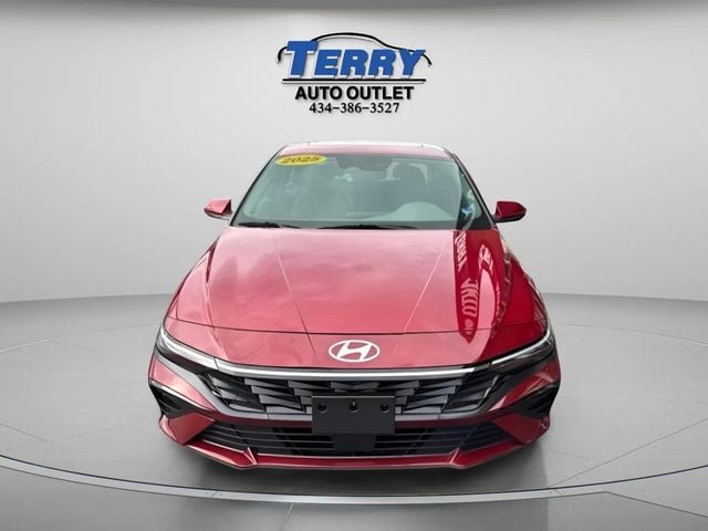 Pre-Owned 2025 Hyundai Elantra SEL Convenience - photo - 2
