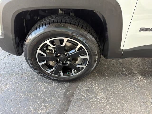 Pre-Owned 2023 Jeep Renegade Latitude - photo - 13
