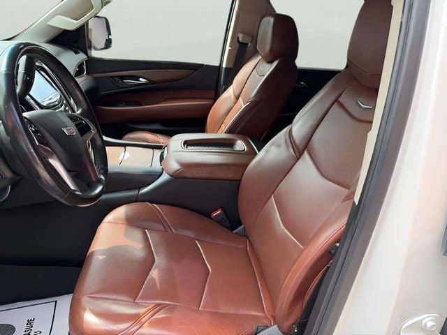 Pre-Owned 2019 Cadillac Escalade Luxury - photo - 7