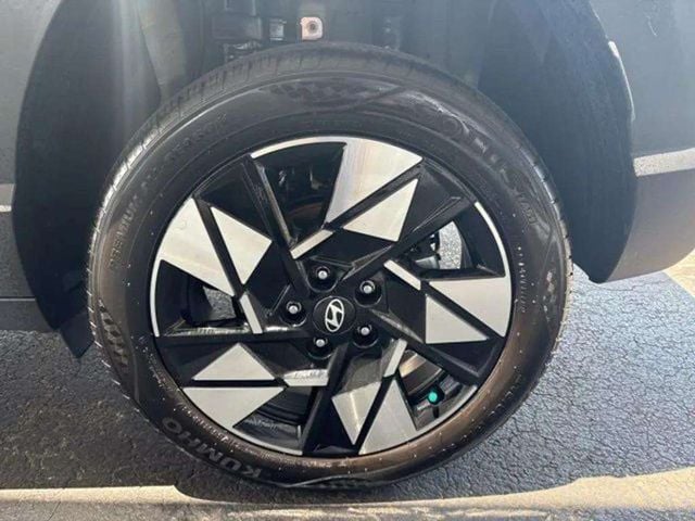 Pre-Owned 2025 Hyundai Kona SEL - photo - 9