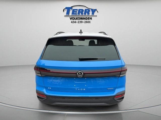 Pre-Owned 2025 Volkswagen Taos 1.5T SE Black - photo - 2