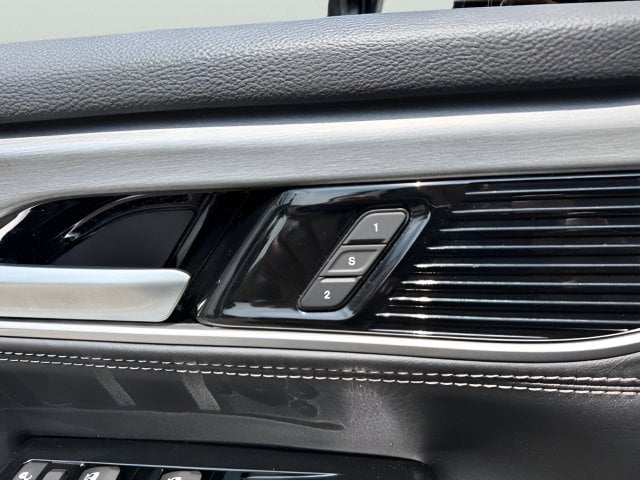 Pre-Owned 2025 Jeep Wagoneer Series III - photo - 12