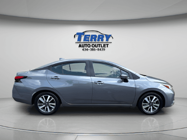 Pre-Owned 2023 Nissan Versa 1.6 SV - photo - 0