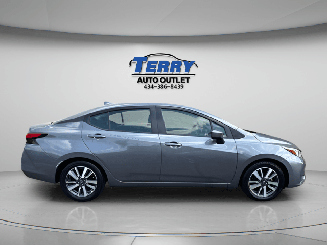 Pre-Owned 2023 Nissan Versa 1.6 SV - photo - 0