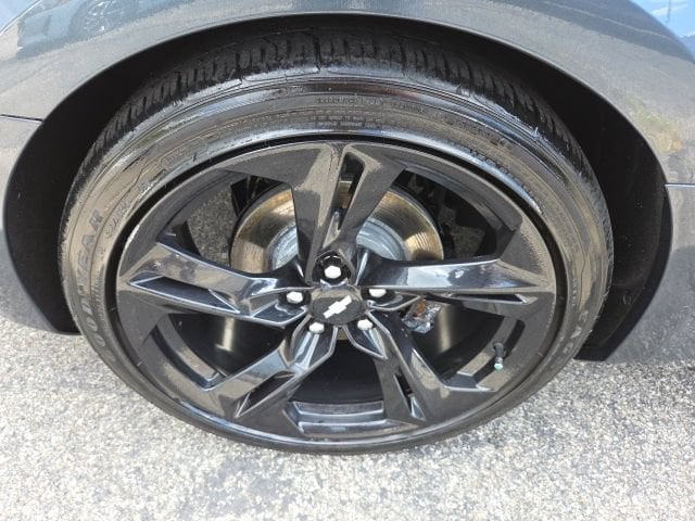 Pre-Owned 2019 Chevrolet Camaro 1LT - photo - 11