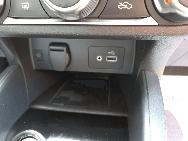 Pre-Owned 2024 Nissan Versa 1.6 SV - photo - 14