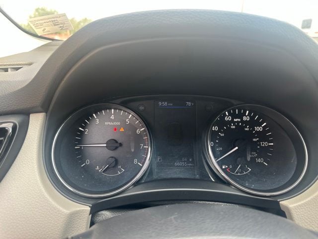 Pre-Owned 2020 Nissan Rogue Sport SV - photo - 9