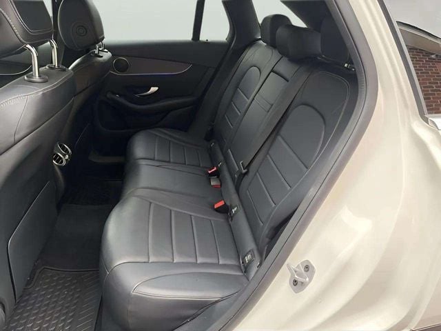 Pre-Owned 2022 Mercedes-Benz GLC GLC 300 - photo - 6