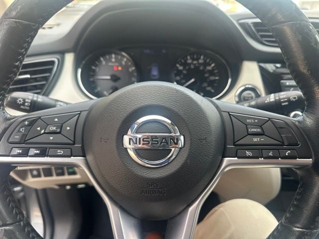 Pre-Owned 2020 Nissan Rogue Sport SV - photo - 8