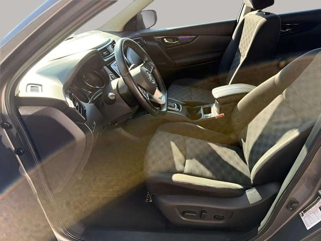 Pre-Owned 2021 Nissan Rogue Sport SV - photo - 9