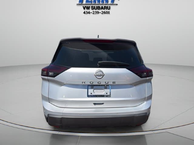 Pre-Owned 2024 Nissan Rogue S - photo - 2