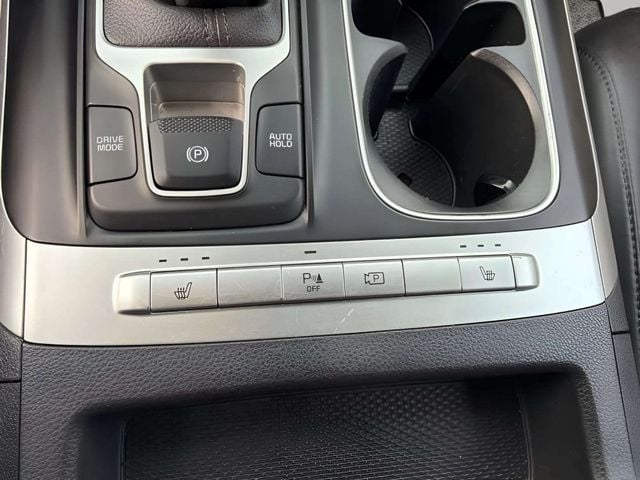 Pre-Owned 2024 Kia Carnival LX - photo - 13