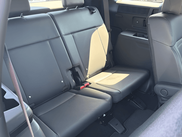 Pre-Owned 2026 Hyundai Santa Fe Hybrid Calligraphy - photo - 36