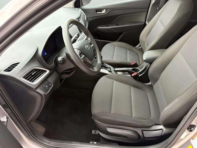 Pre-Owned 2022 Hyundai Accent SEL - photo - 9