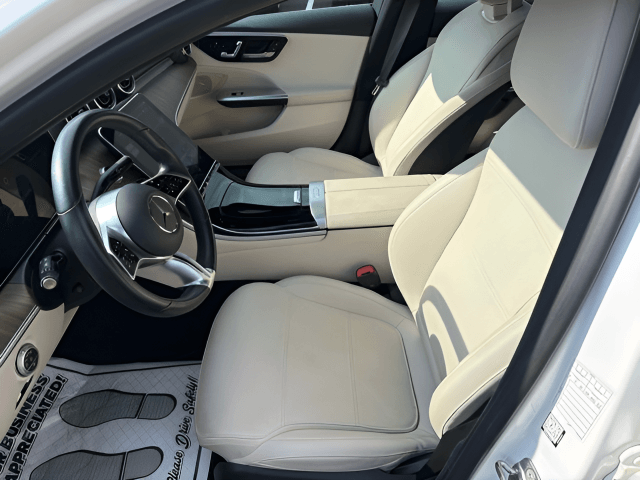 Pre-Owned 2025 Mercedes-Benz C-Class C 300 - photo - 4