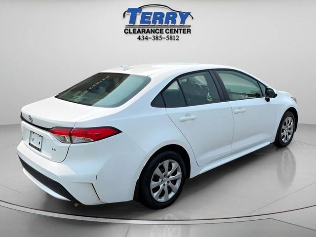 Pre-Owned 2022 Toyota Corolla LE - photo - 4