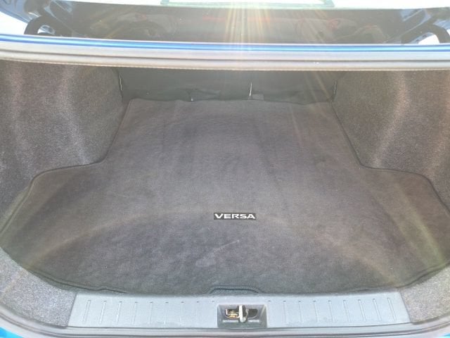 Pre-Owned 2024 Nissan Versa 1.6 SV - photo - 11