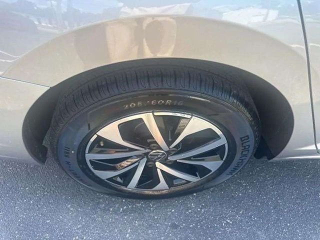 Pre-Owned 2024 Volkswagen Jetta 1.5T S - photo - 18