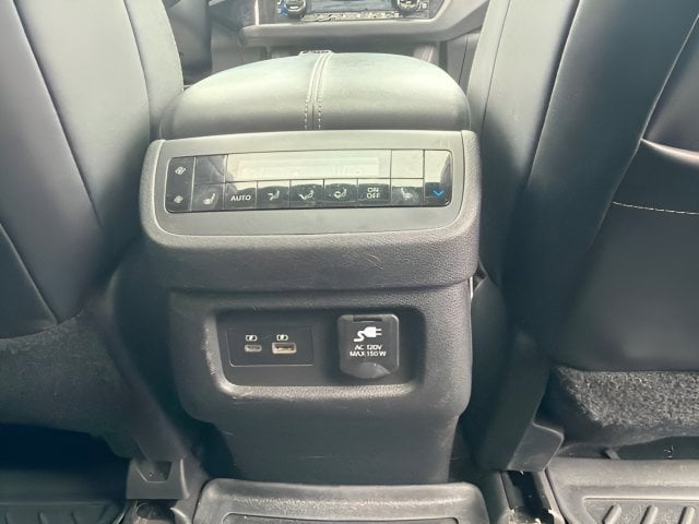 Pre-Owned 2022 Nissan Pathfinder Platinum - photo - 20