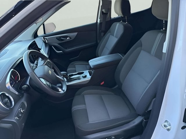 Pre-Owned 2025 Chevrolet Blazer LT - photo - 8