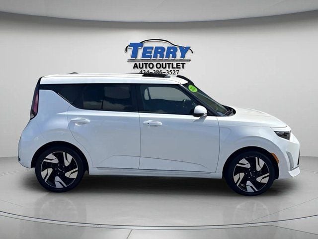 Pre-Owned 2023 Kia Soul GT-Line - photo - 0