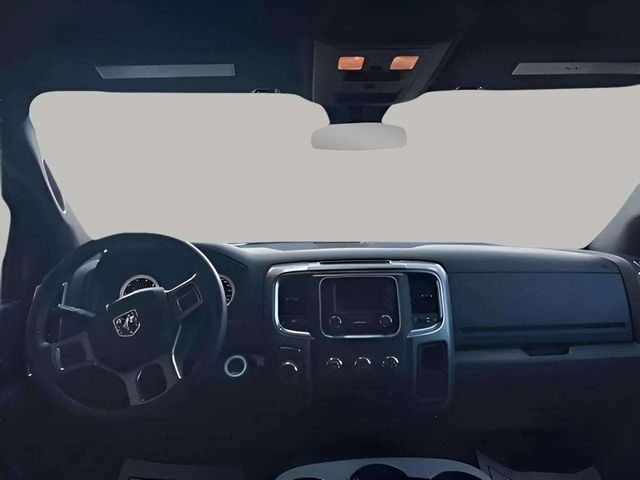 Pre-Owned 2024 Ram 1500 Classic Warlock - photo - 7