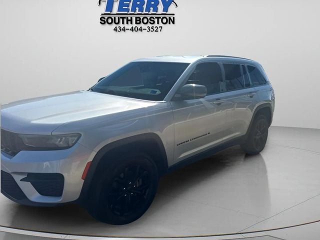 Pre-Owned 2025 Jeep Grand Cherokee Altitude - photo - 2