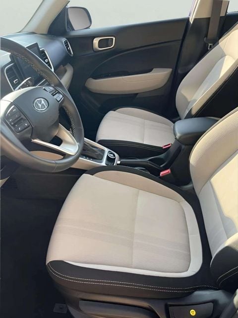 Pre-Owned 2025 Hyundai Venue SEL - photo - 8