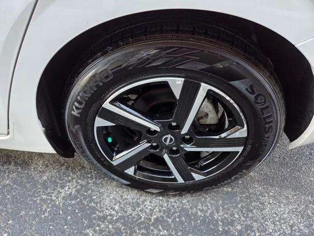 Pre-Owned 2024 Nissan Sentra SV - photo - 12