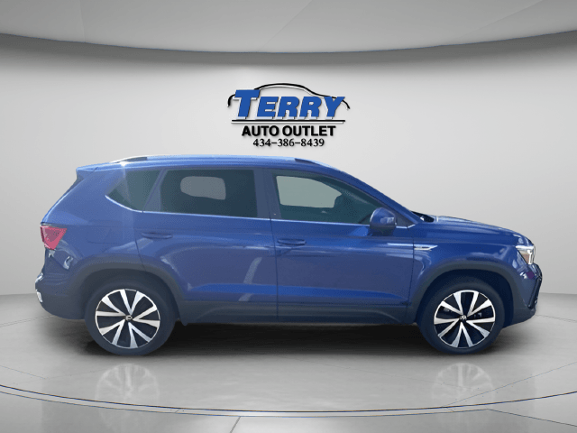 Pre-Owned 2024 Volkswagen Taos 1.5T SE - photo - 0